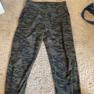 Alphalete pro-elite joggers camo